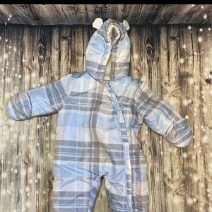 Carter’s Infant Snow Suit 6-9 months